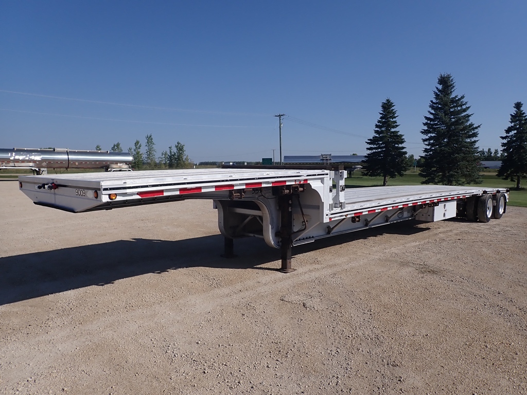 Mac-Aluminum-Tandem-Step-Deck-Trailer