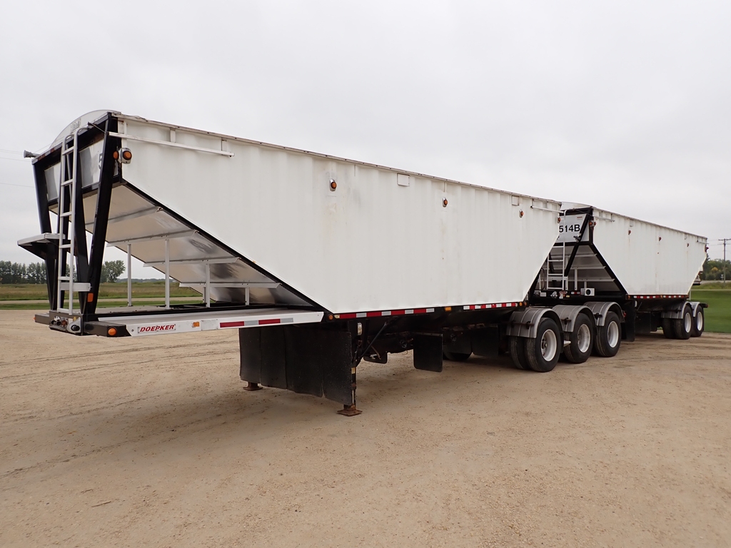 Doepker-Super-B-Grain-Hopper-Trailer-