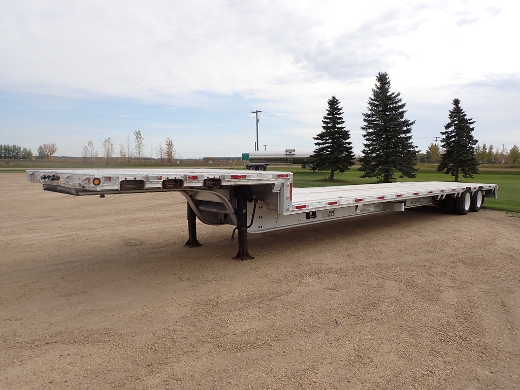 Alutrec-Tandem-Aluminum-Step-Deck-Trailer