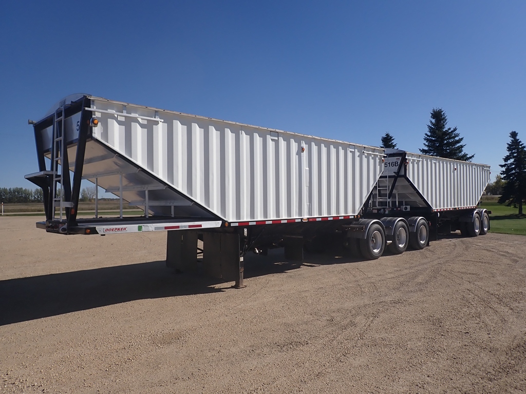 Doepker-Super-B-Grain-Hopper-Trailer