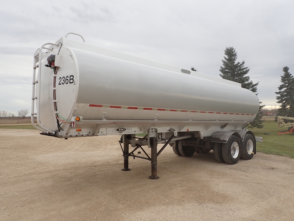 Advance-Tandem-Aluminum-Pup-Tanker-Trailer