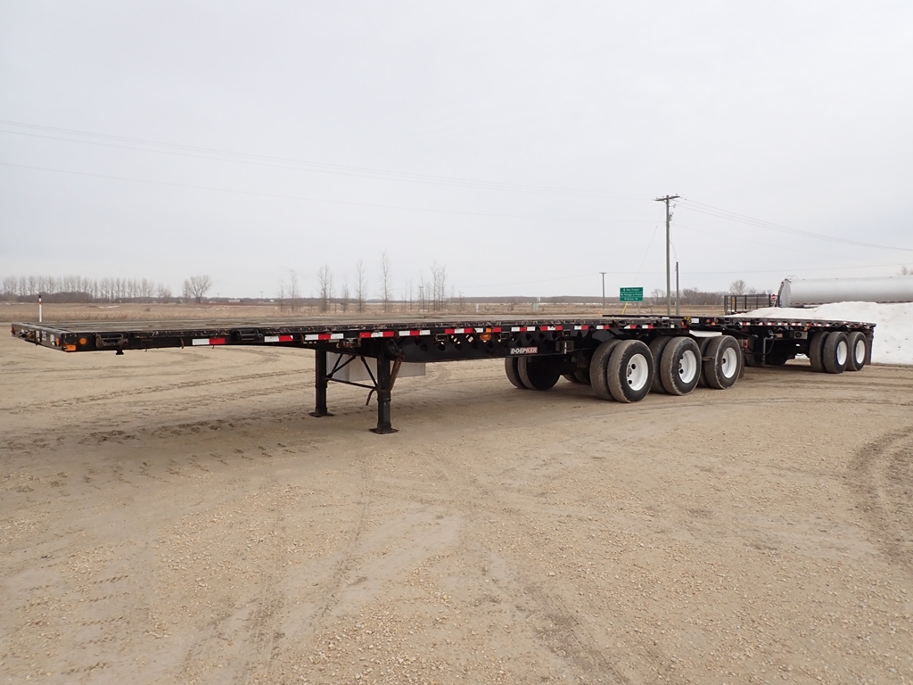 Doepker-Super-B-Flat-Deck-Trailer