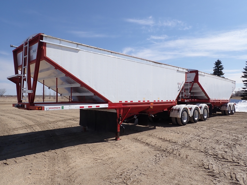 Doepker-Super-B-Aluminum-Grain-Hopper-Trailer