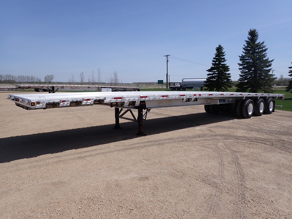 Alutrec-Tridem-Aluminum-Flat-Deck-Trailer
