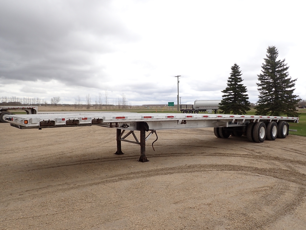 Alutrec-Tridem-Aluminum-Flat-Deck-Trailer-