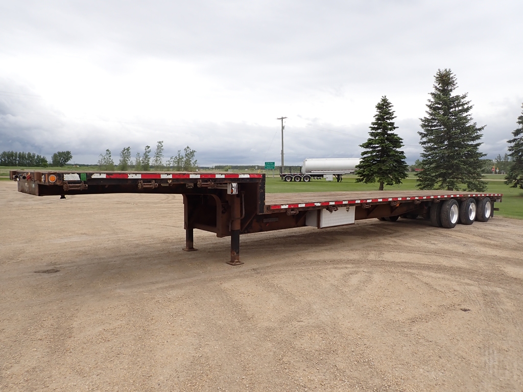 Fontaine-Tridem-Step-Deck-Trailer-
