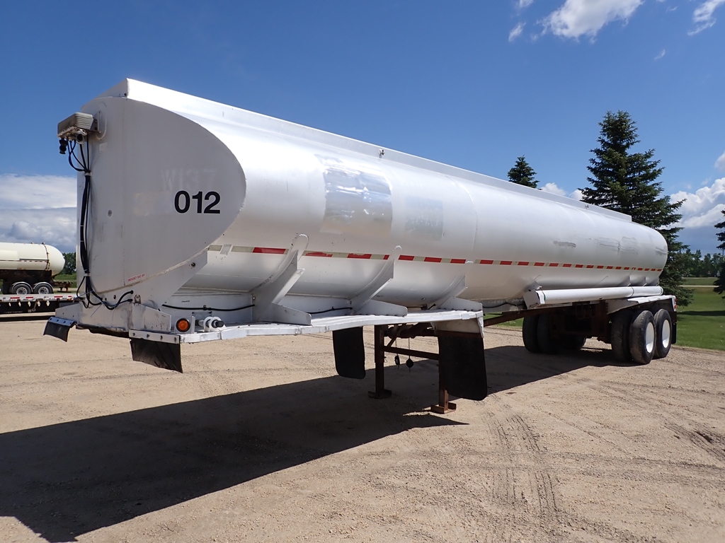 Fruehauf-Tandem-Aluminum-Tanker-Trailer