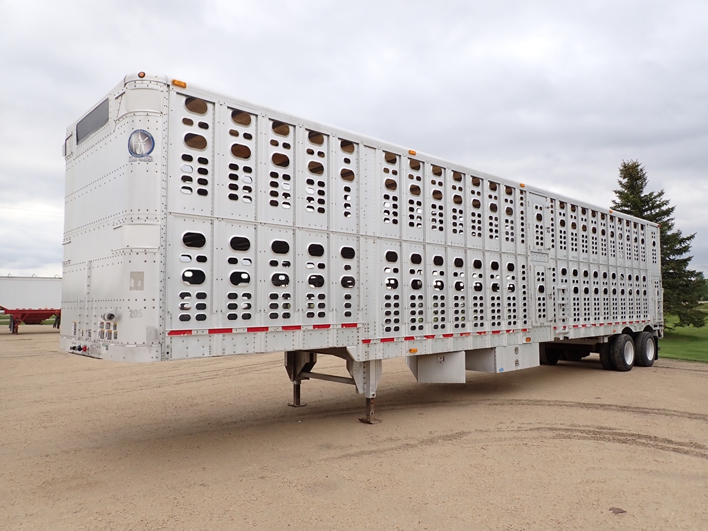 Wilson-Tandem-Livestock-Trailer-