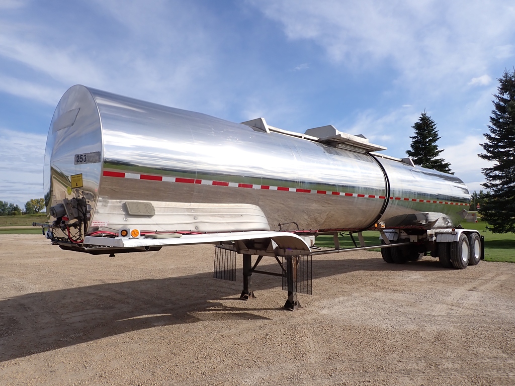 Polar-Tandem-Stainless-Tanker-Trailer